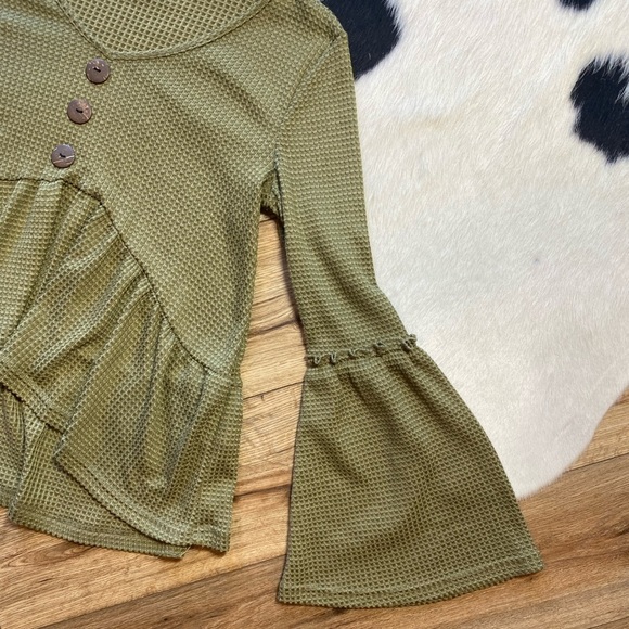 green waffle knit long-sleeved peplum top with bell sleeves - Picture 2 of 7